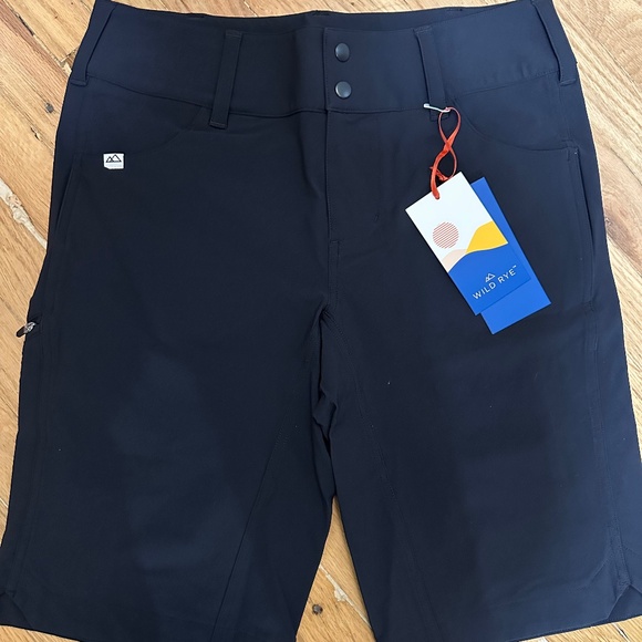 Wild Rye Freel Short, Black size 6 - Picture 1 of 3